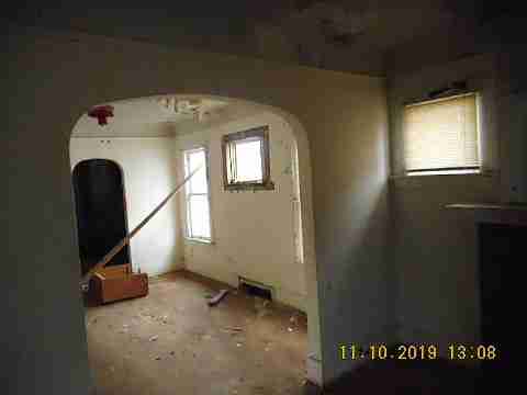 12090 Roselawn (22)_m.jpg